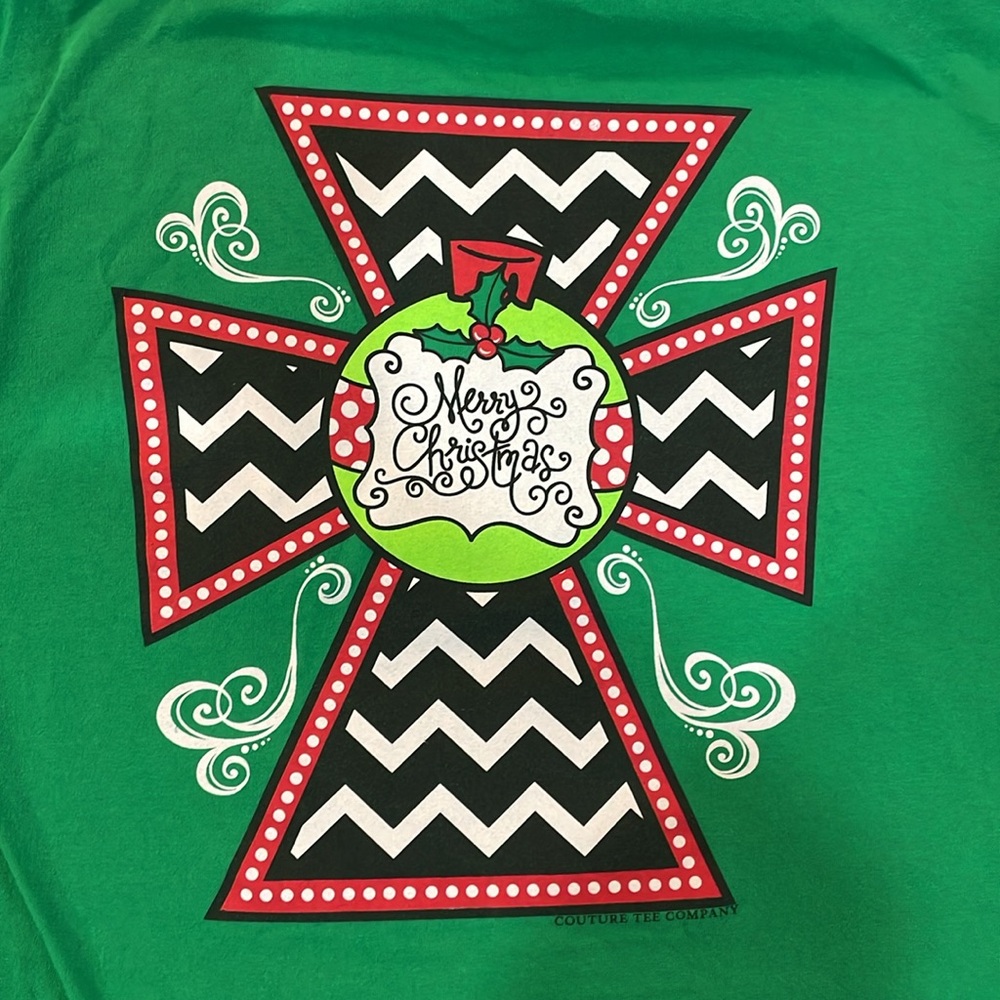 Couture Tee Company long sleeve Merry Christmas tshirt, size Large